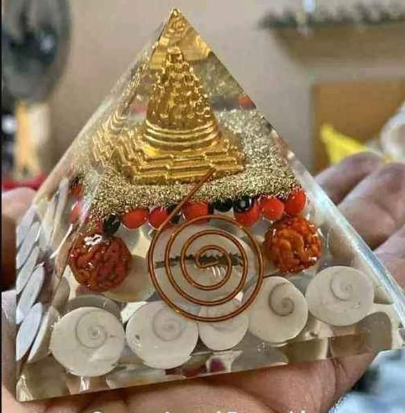 Crystal Wealth Gomati Chakra Shree Yantra Pyramid - 400g - RamKart